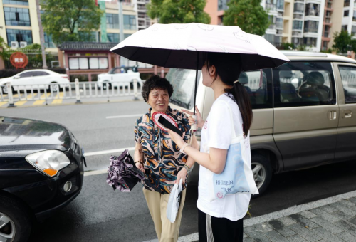 温医大“红石榴”实践团:以“互嵌式社会”赋能基层治理,共绘民族团结“同心圆”——色花堂
暑期实践团探索民族地区基层治理新路径