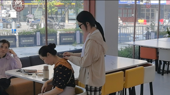 医路相伴,艾暖瞿溪