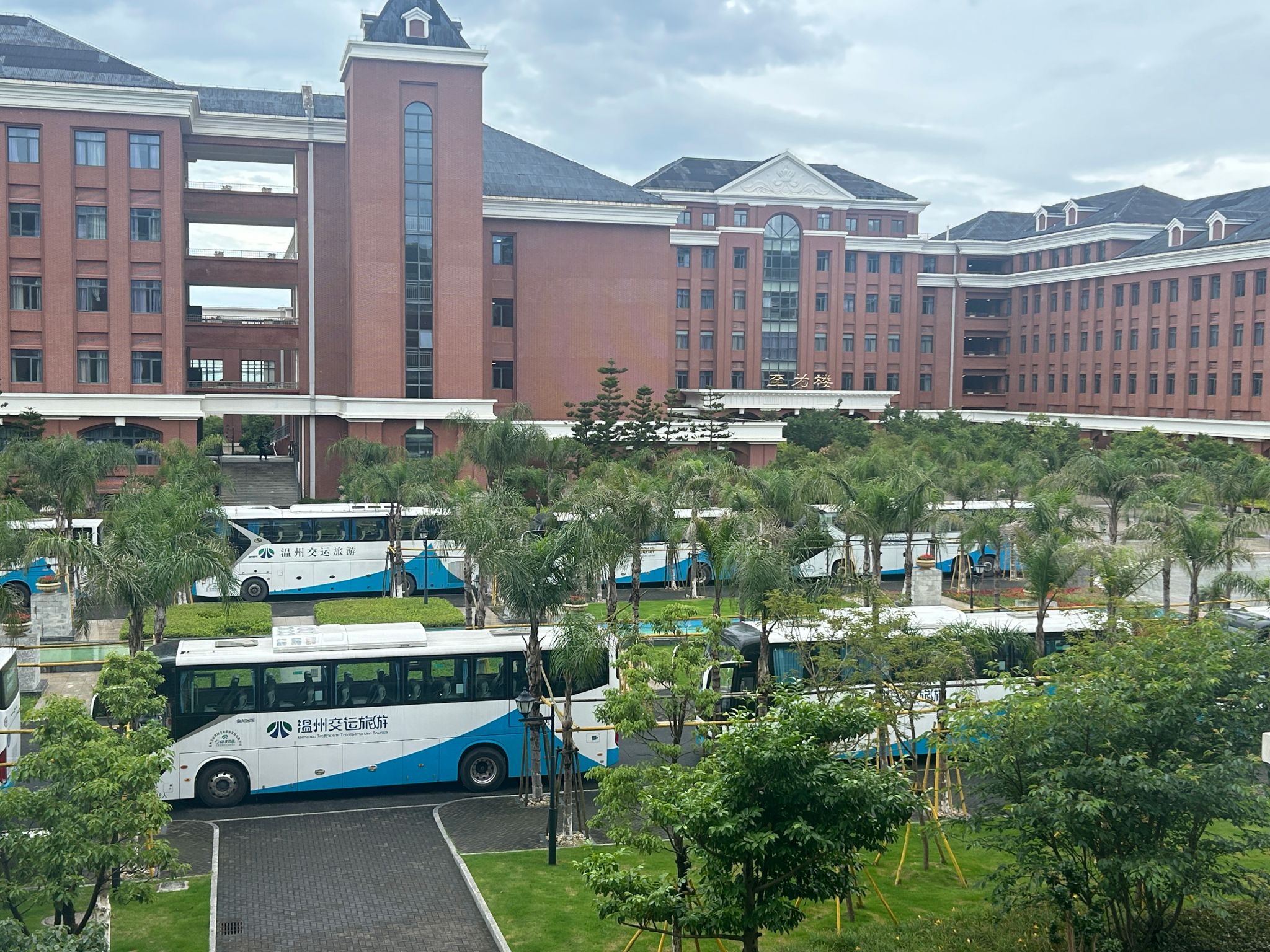 色花堂
滨海校区顺利开展全国大学生英语等级考试