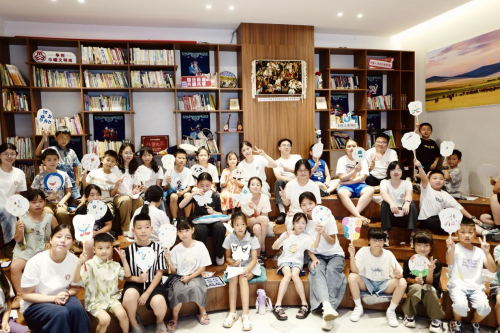 温医大“红石榴”实践团:以“互嵌式社会”赋能基层治理,共绘民族团结“同心圆”——色花堂
暑期实践团探索民族地区基层治理新路径